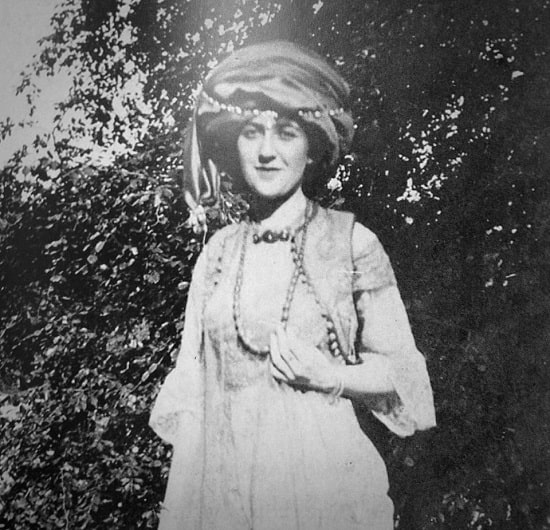 Agatha Christie - Wikimedia Commons
